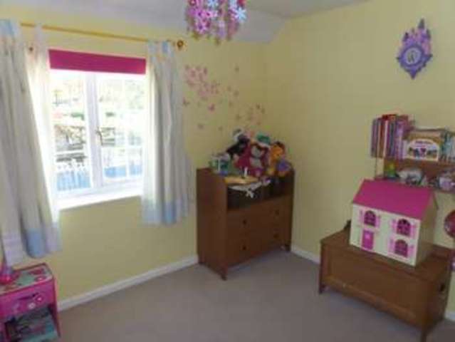  Image of 3 bedroom End of Terrace for sale in Hampson Close Bradwell Milton Keynes MK13 at Milton Keynes, MK13 9DG