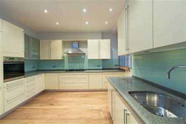  Image of 5 bedroom Flat to rent in St. Johns Wood High Street London NW8 at St John