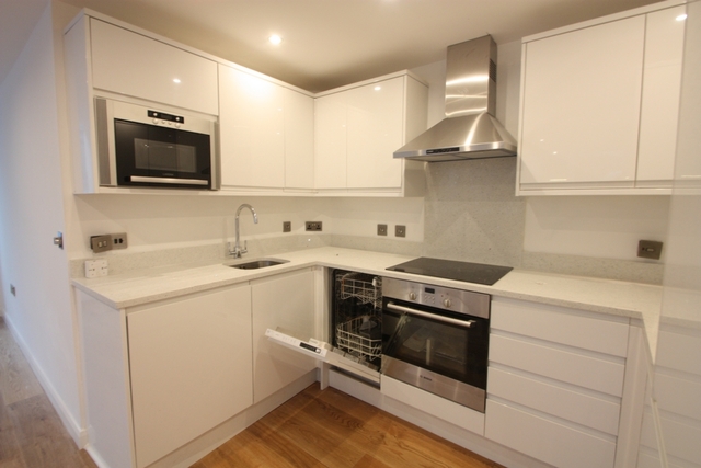  Image of 2 bedroom Detached house to rent in Hardwicks Square London SW18 at London, SW18 4JS