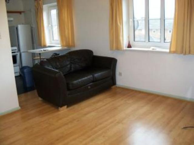  Image of 1 bedroom Flat to rent in Harefield Road Southampton SO17 at Harefield Road Portswood Southampton, SO17 3UA