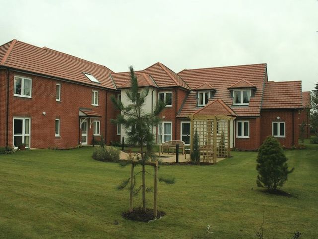  Image of 1 bedroom Retirement Property for sale in Limpsfield Road Warlingham CR6 at 545 Limpsfield Road  Warlingham, CR6 9DX