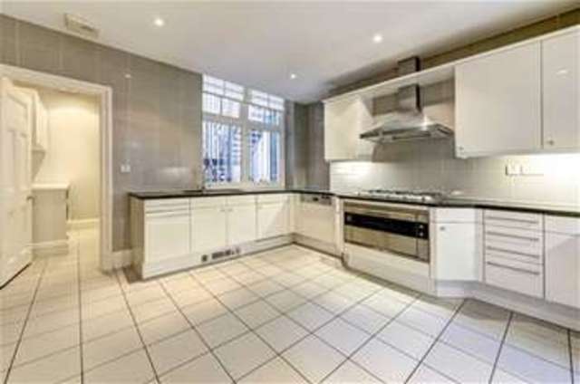  Image of 4 bedroom Flat to rent in Marylebone Road London NW1 at London, NW1 5HN
