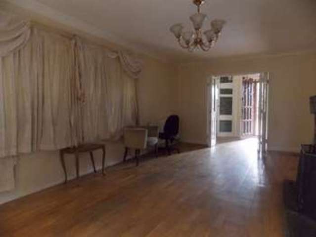  Image of 4 bedroom Detached house to rent in Harlington Road Uxbridge UB8 at Harlington Road  Uxbridge, UB8 3JD