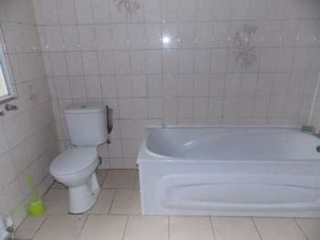  Image of 4 bedroom Detached house to rent in Harlington Road Uxbridge UB8 at Harlington Road  Uxbridge, UB8 3JD