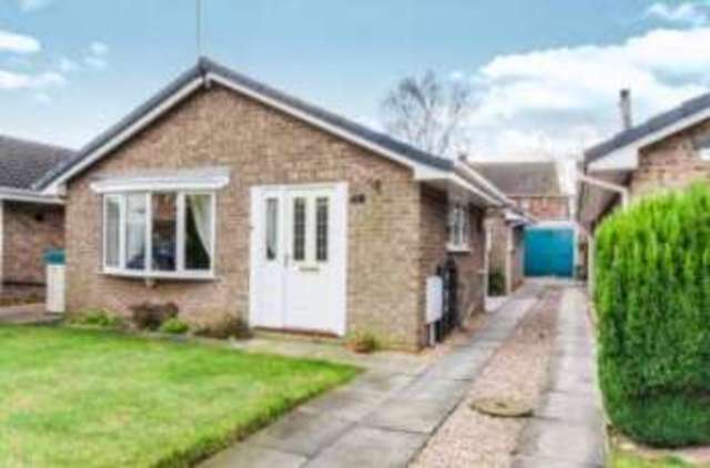  Image of 3 bedroom Bungalow for sale in Harpenden Drive Dunscroft Doncaster DN7 at Dunscroft Doncaster Dunsville, DN7 4HF