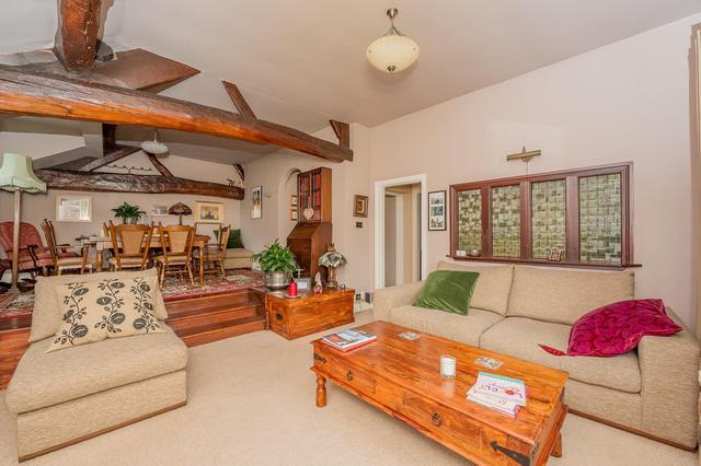  Image of 2 bedroom Flat for sale in Harrogate Road Greengates Bradford BD10 at Bradford  Calverley, BD10 0RB