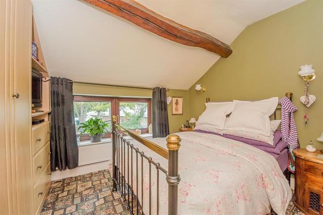  Image of 2 bedroom Flat for sale in Harrogate Road Greengates Bradford BD10 at Bradford  Calverley, BD10 0RB