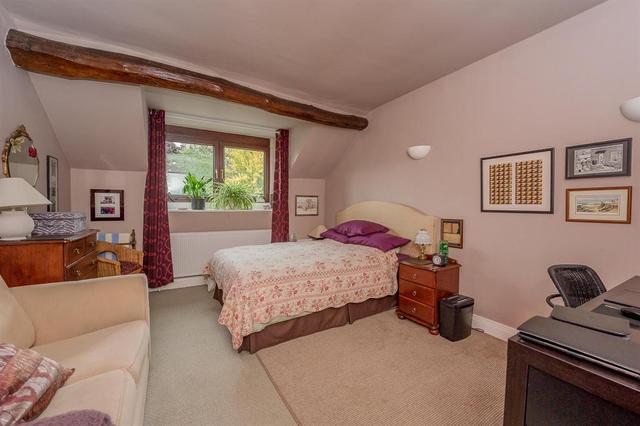  Image of 2 bedroom Flat for sale in Harrogate Road Greengates Bradford BD10 at Bradford  Calverley, BD10 0RB