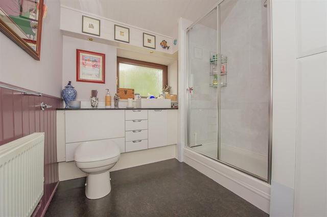  Image of 2 bedroom Flat for sale in Harrogate Road Greengates Bradford BD10 at Bradford  Calverley, BD10 0RB