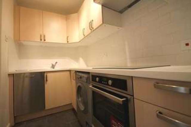  Image of 1 bedroom Flat to rent in Eaton Road Sutton SM2 at Harrow Lodge 28 Eaton Road Sutton, SM2 5EE