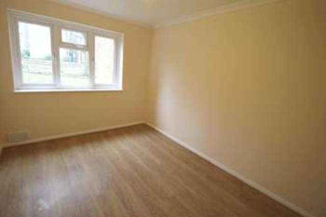  Image of 1 bedroom Flat to rent in Eaton Road Sutton SM2 at Harrow Lodge 28 Eaton Road Sutton, SM2 5EE
