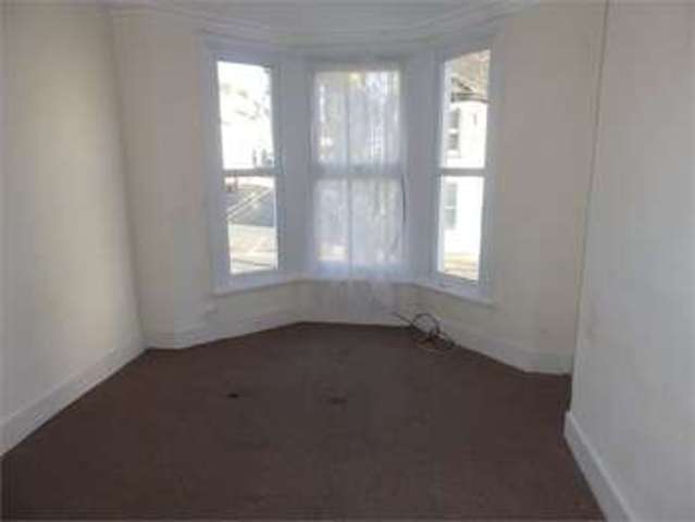  Image of 2 bedroom Maisonette to rent in Hartington Road Southend-on-Sea SS1 at Hartington Road Southend on sea Southend-on-Sea, SS1 2HR