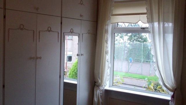  Image of 2 bedroom Flat to rent in Hartlaw Crescent Glasgow G52 at Hillington Glasgow Glasgow, G52 2JJ