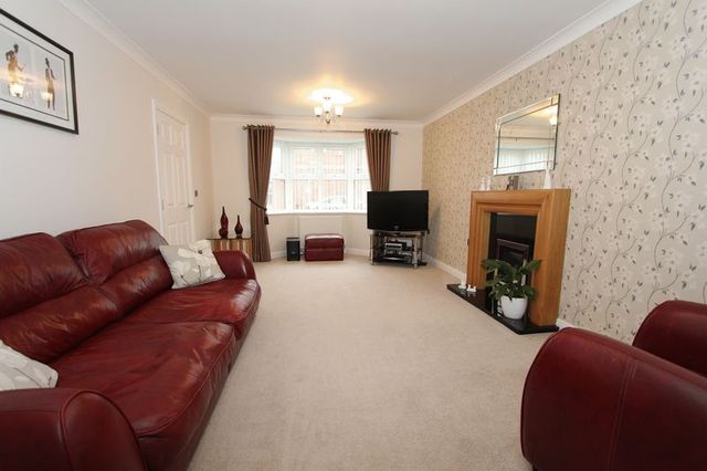  Image of 6 bedroom Detached house for sale in Hartsholme Park Kingswood Hull HU7 at Hartsholme Park Kingswood Hull, HU7 3HP