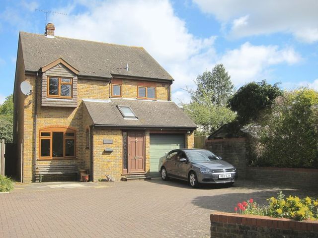  Image of 3 bedroom Detached house to rent in Harvest Road Englefield Green Egham TW20 at Harvest Road Englefield Green Egham, TW20 0QT