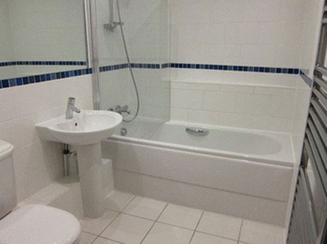  Image of 1 bedroom Flat to rent in Harvest Road Englefield Green Egham TW20 at 88 Harvest Road Englefield Green Egham, TW20 0SG