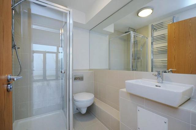  Image of 3 bedroom Terraced house to rent in Harvey Road London N8 at Crouch End  Hornsey, N8 9PA