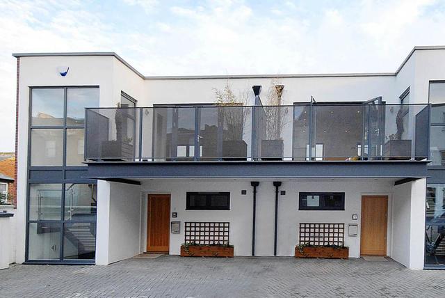  Image of 3 bedroom Terraced house to rent in Harvey Road London N8 at Crouch End  Hornsey, N8 9PA