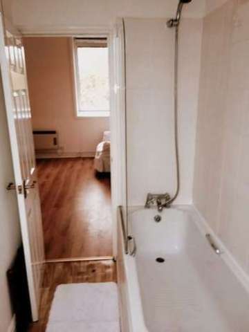  Image of 1 bedroom Flat to rent in Harwood Road London SW6 at Harwood Road  London, SW6 4QL