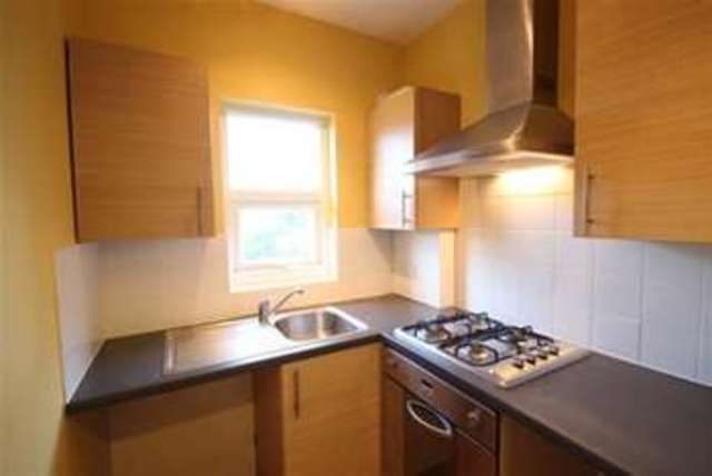 Image of 1 bedroom Flat to rent in Kings Road Haslemere GU27 at Haslemere, GU27 2QG