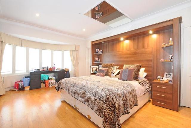  Image of 5 bedroom Detached house for sale in Haslemere Gardens London N3 at FINCHLEY  London, N3 3EA