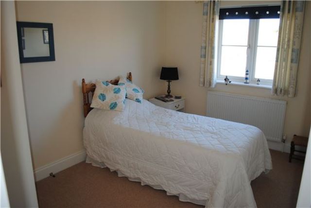  Image of 4 bedroom Town House for sale in Hastings Road Bexhill-on-Sea TN40 at East Sussex, TN40 2NH