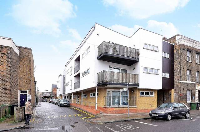  Image of 2 bedroom Flat for sale in Hatcham Park Mews London SE14 at Hatcham Park Mews  New Cross, SE14 5PY