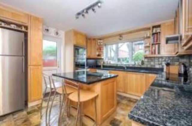  Image of 4 bedroom Detached house for sale in Hatchwood Close Woodford Green IG8 at Woodford Green  Woodford Green, IG8 0SX