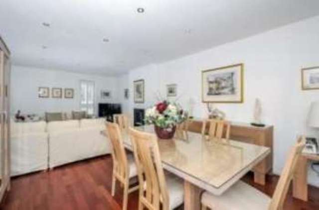  Image of 4 bedroom Detached house for sale in Hatchwood Close Woodford Green IG8 at Woodford Green  Woodford Green, IG8 0SX