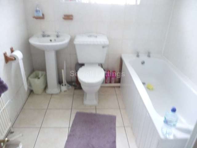  Image of 4 bedroom Terraced house to rent in Hatherley Road Reading RG1 at Hatherley Road  Reading, RG1 5QE