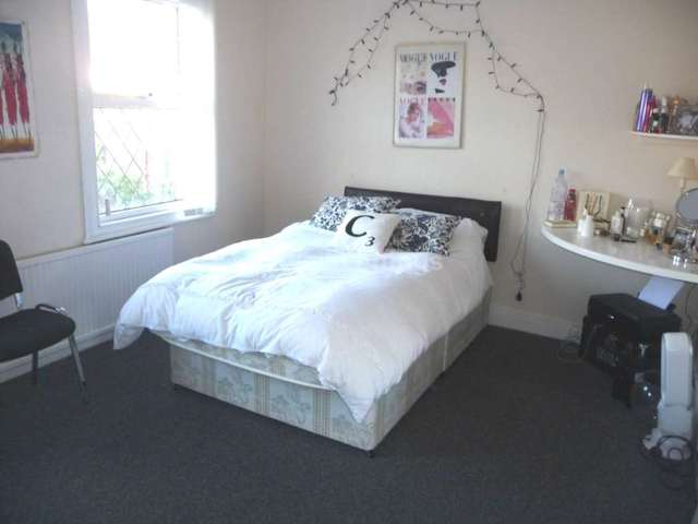  Image of 5 bedroom Detached house to rent in Hatherley Road Reading RG1 at Hatherley Road  Reading, RG1 5QA