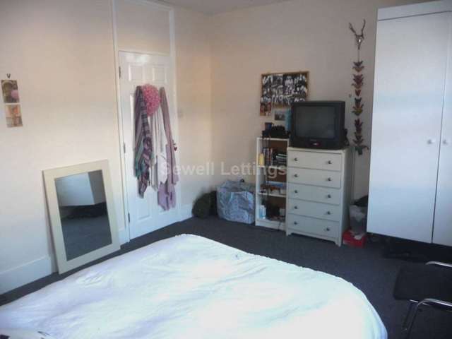  Image of 5 bedroom Detached house to rent in Hatherley Road Reading RG1 at Hatherley Road  Reading, RG1 5QA