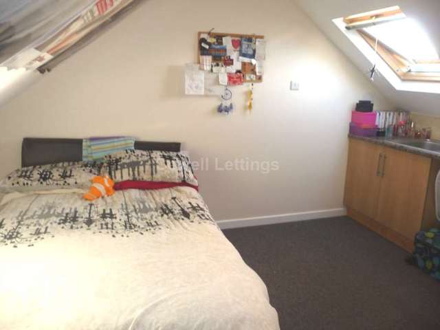  Image of 5 bedroom Detached house to rent in Hatherley Road Reading RG1 at Hatherley Road  Reading, RG1 5QA