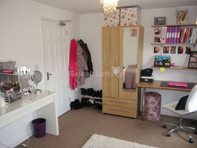  Image of 6 bedroom Detached house to rent in Hatherley Road Reading RG1 at Hatherley Road  Reading, RG1 5QA