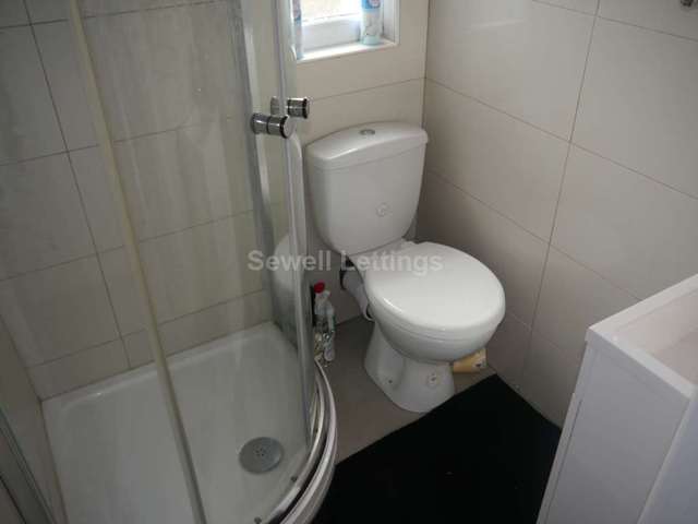  Image of 6 bedroom Detached house to rent in Hatherley Road Reading RG1 at Hatherley Road  Reading, RG1 5QA
