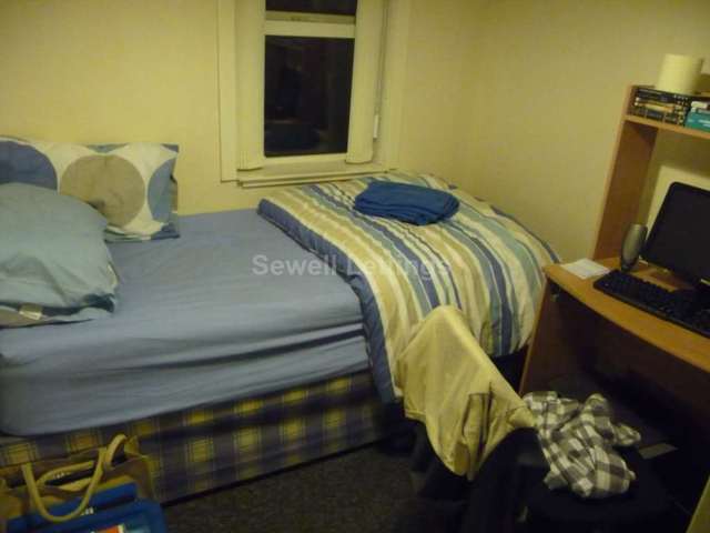  Image of 5 bedroom Detached house to rent in Hatherley Road Reading RG1 at Hatherley Road  Reading, RG1 5QA