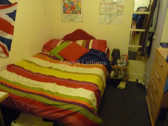  Image of 5 bedroom Detached house to rent in Hatherley Road Reading RG1 at Hatherley Road  Reading, RG1 5QA
