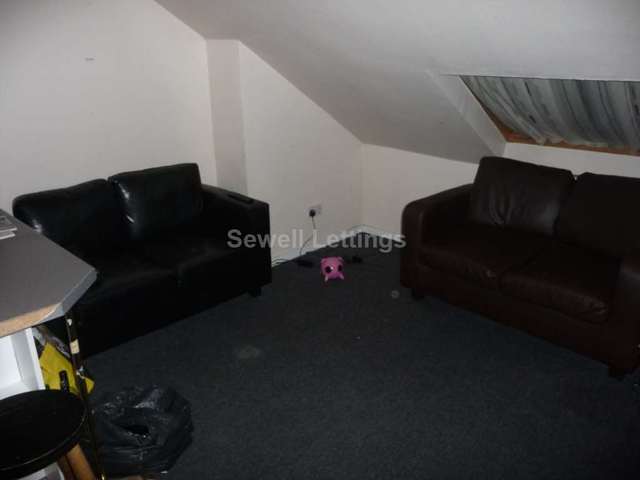  Image of 5 bedroom Detached house to rent in Hatherley Road Reading RG1 at Hatherley Road  Reading, RG1 5QA