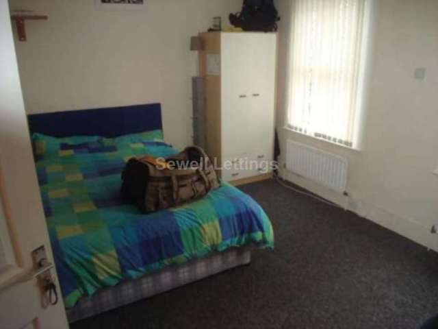  Image of 5 bedroom Detached house to rent in Hatherley Road Reading RG1 at Hatherley Road  Reading, RG1 5QA