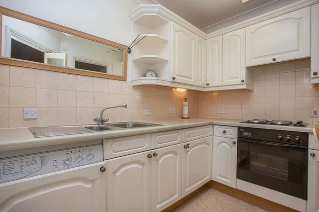  Image of 1 bedroom Bungalow for sale in Havant Road Emsworth PO10 at Havant Road  Emsworth, PO10 7JF
