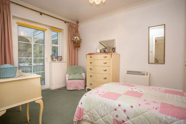  Image of 1 bedroom Bungalow for sale in Havant Road Emsworth PO10 at Havant Road  Emsworth, PO10 7JF