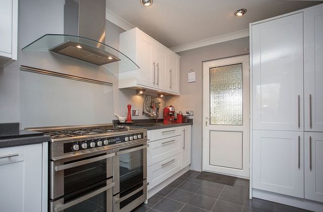  Image of 4 bedroom Detached house for sale in Havant Road Emsworth PO10 at Havant Road  Emsworth, PO10 7LF