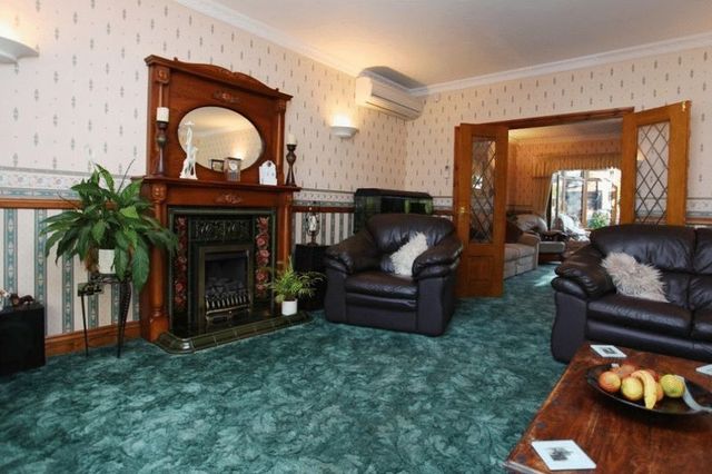  Image of 4 bedroom Detached house for sale in Havant Road Horndean Waterlooville PO8 at Havant Road Horndean Waterlooville, PO8 0DP