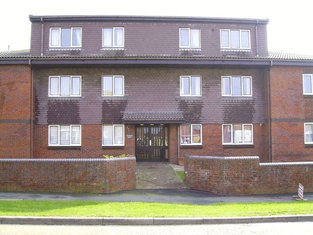  Image of 1 bedroom Retirement Property for sale in Central Avenue Telscombe Cliffs Peacehaven BN10 at Central Avenue Telscombe Cliffs Peacehaven, BN10 7LY