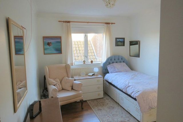  Image of 1 bedroom Retirement Property for sale in Central Avenue Telscombe Cliffs Peacehaven BN10 at Central Avenue Telscombe Cliffs Peacehaven, BN10 7LY