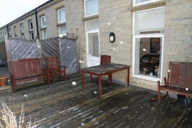  Image of 2 bedroom Flat for sale in Haworth Close Halifax HX1 at Haworth Close  Halifax, HX1 2NL
