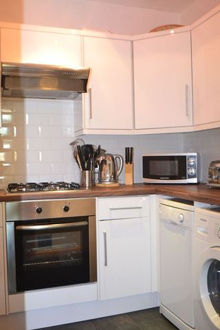  Image of 1 bedroom Flat to rent in Hawthornvale Edinburgh EH6 at Newhaven Edinburgh Edinburgh, EH6 4JN