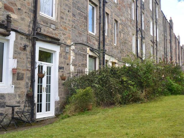  Image of 1 bedroom Flat to rent in Hawthornvale Edinburgh EH6 at Newhaven Edinburgh Edinburgh, EH6 4JN