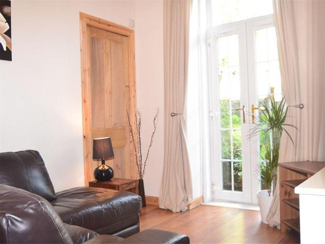  Image of 1 bedroom Flat to rent in Hawthornvale Edinburgh EH6 at Newhaven Edinburgh Edinburgh, EH6 4JN