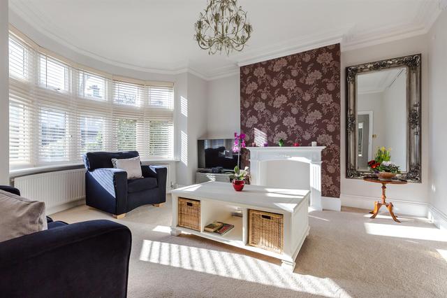  Image of 1 bedroom Maisonette for sale in Hazelwood Lane London N13 at Hazelwood Lane London London, N13 5HF